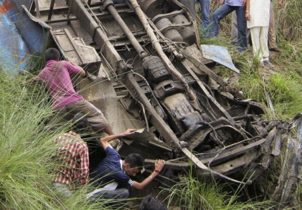 Sirmaur bus accident : Passenger bus plunges into gorge in near Haripurdhar, at least 8 killed