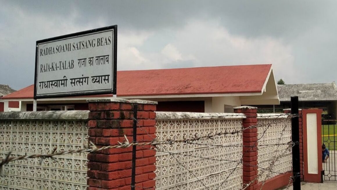 हिमाचल में स्थित राधा स्वामी सत्संग ब्यास अवैध निर्माण के आरोप के घेरे में, NGT की रिपोर्ट में खुलासा